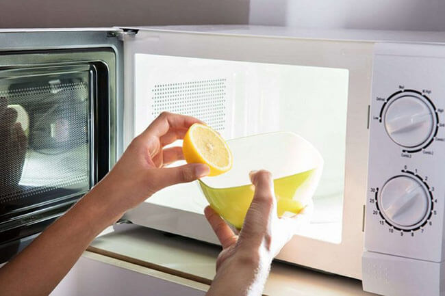 Как почистить микроволновку лимоном - Экспресс способ за 5 минут!