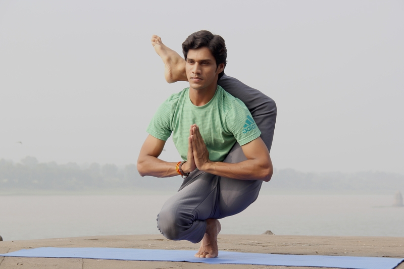 Хатха-йога: польза, вред и 7 упражнений для новичков