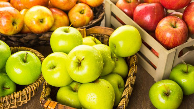 Какие фрукты снижают холестерин и какие продукты его повышают?