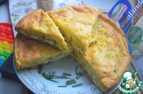 Нежный сырный пирог с луком и яйцами