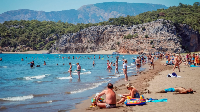 Отпуск-2022: на каких российских курортах самое теплое море