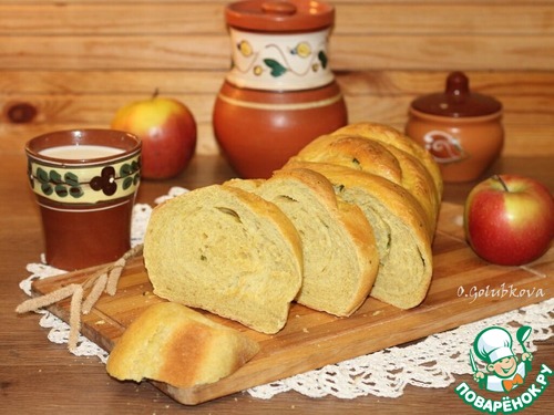 Пряный хлеб с луком и чесноком