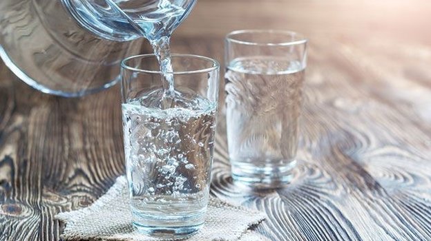 Питьевой режим: сколько воды нужно пить в день?