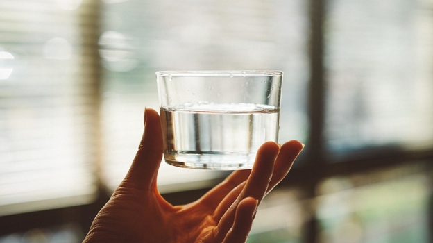 Что будет, если пить горячую воду каждый день? Многие считают, что она помогает похудеть