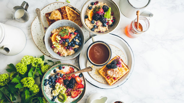 Что лучше есть на завтрак: белки, жиры или углеводы. Мнения врачей