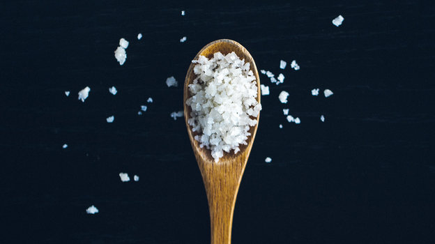 Как есть меньше соли? 5 советов от нутрициолога