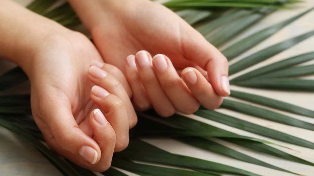 О чем могут рассказать ногти на руках и ногах? Отвечает врач