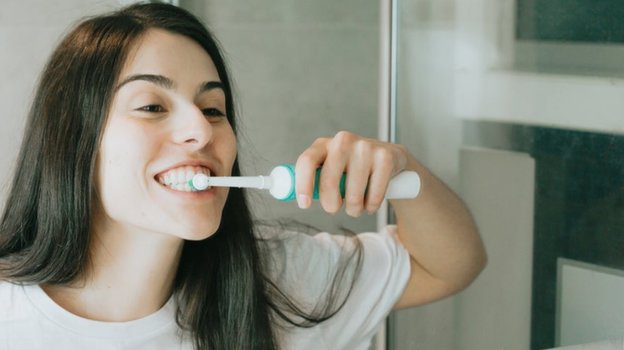 Как не стоит чистить зубы? 5 ошибок, которые совершал каждый