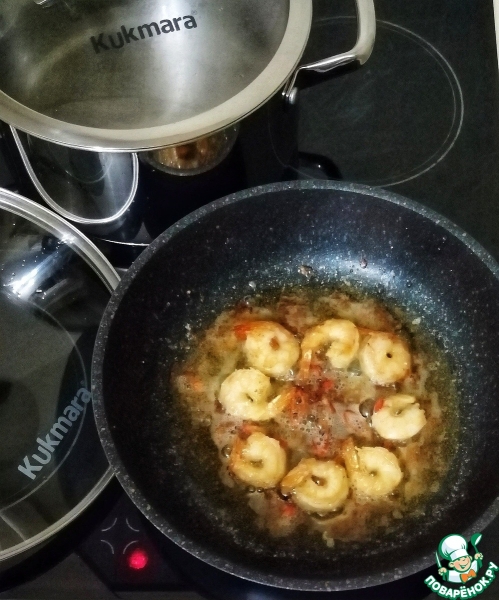 Паста с морепродуктами в цитрусовом соусе