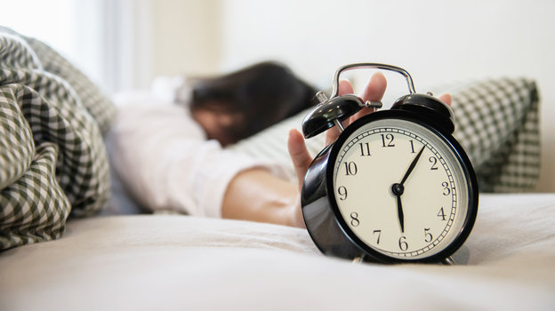 Как восстановить режим сна после праздников и подготовиться к работе