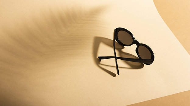 Зачем носить солнцезащитные очки зимой и как правильно их выбрать? Рассказывает офтальмолог