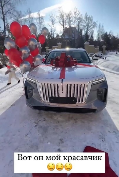 Оксана Самойлова подарила детям авто в стиле Rolls-Royce за 14 миллионов