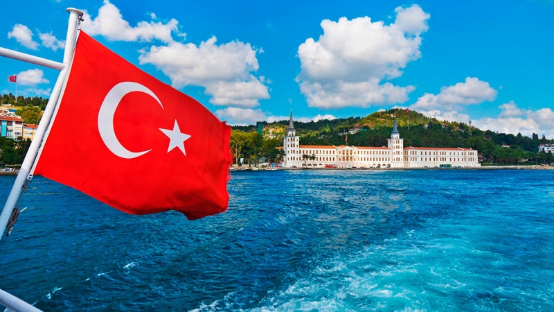 Живущая в Турции россиянка рассказала, какие привычки перенимают у турок соотечественники