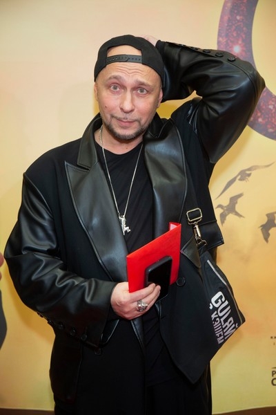 «Какая она тебя Аллуся?»: Игорь Гуляев отдувается за дружбу с Примадонной