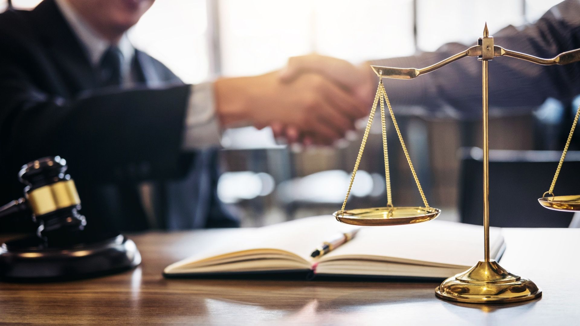Что входит в услуги арбитражного адвоката?