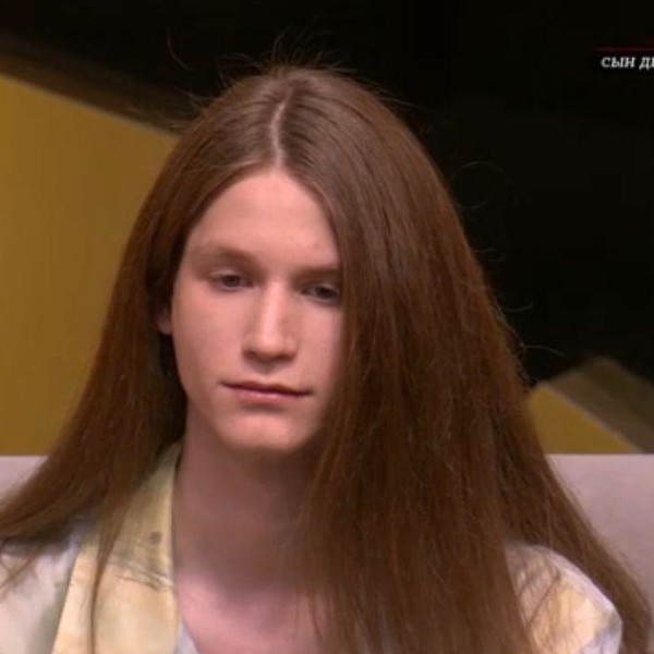 Как выглядит 17-летний сын Децла: Антоний отрастил волосы, простил бабушку и живет на ее пенсию