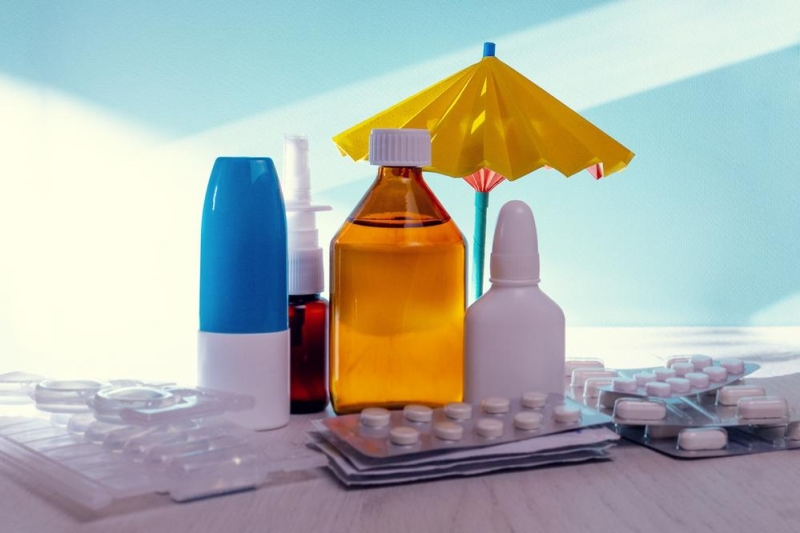 Собираем аптечку в отпуск: что из лекарств взять с собой в поездку