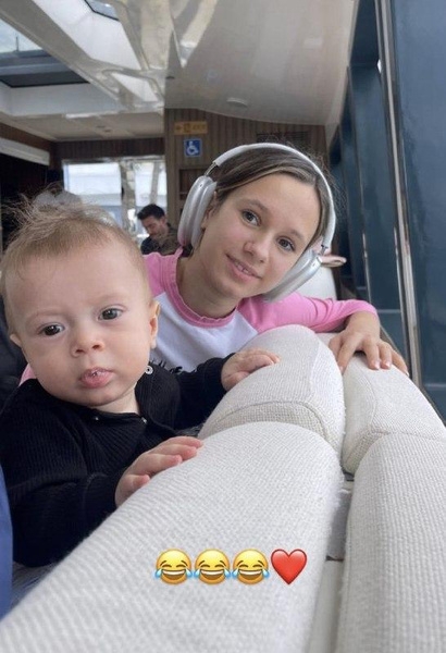 «Вышвырнули с младенцем на руках из-за своей же глупости»: жена Соболева о скандале на борту «Аэрофлота»