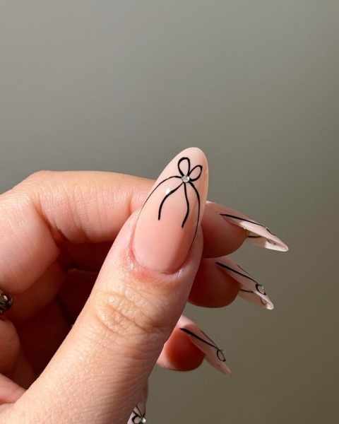 5 модных вариантов французского маникюра, которые ты еще не пробовала: идеи на короткие и длинные ногти