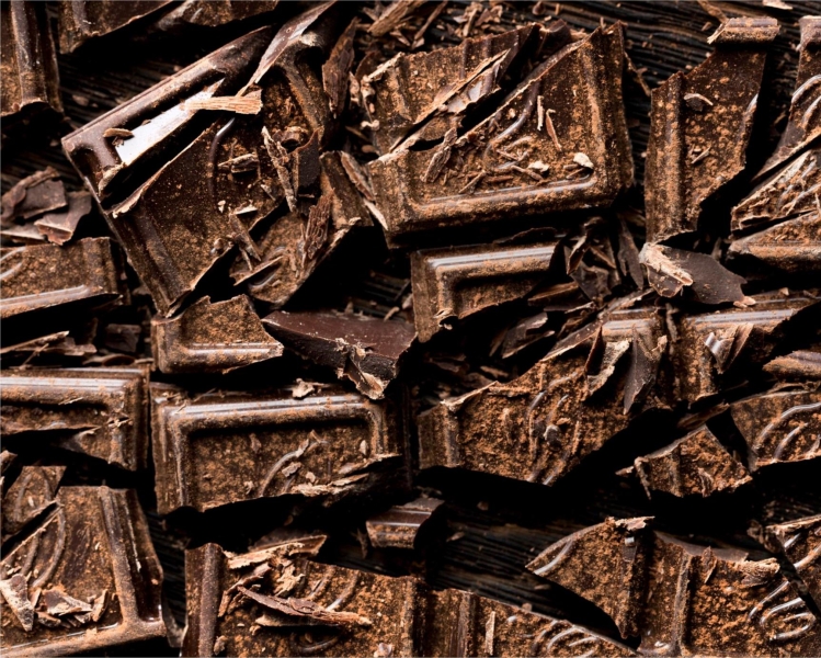 Чем полезен горький шоколад: 4 свойства