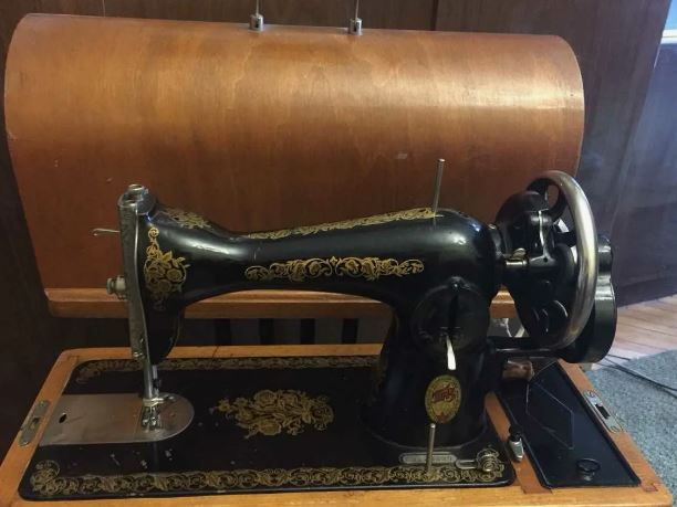 Особенности скупки старых швейных машинок: как подготовить устройство и избежать ошибок
