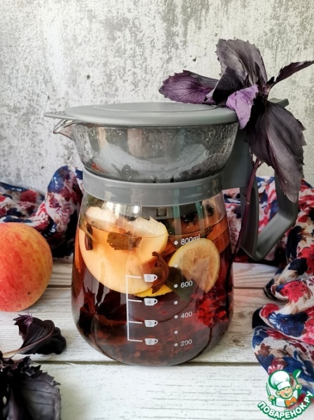 Базиликовый чай с яблоком