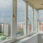 Остекление балкона: какие окна обеспечат комфорт и долговечность